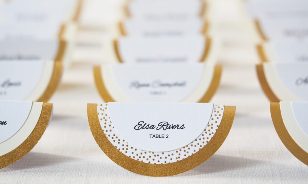 Differentiate Between Wedding Escort Cards and Place Cards 4 Differentiate Between Wedding Escort Cards and Place Cards